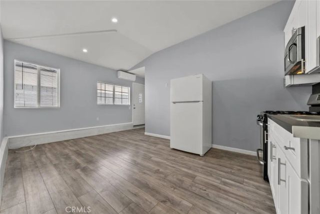 8447 Colbath Avenue, Panorama City, CA 91402