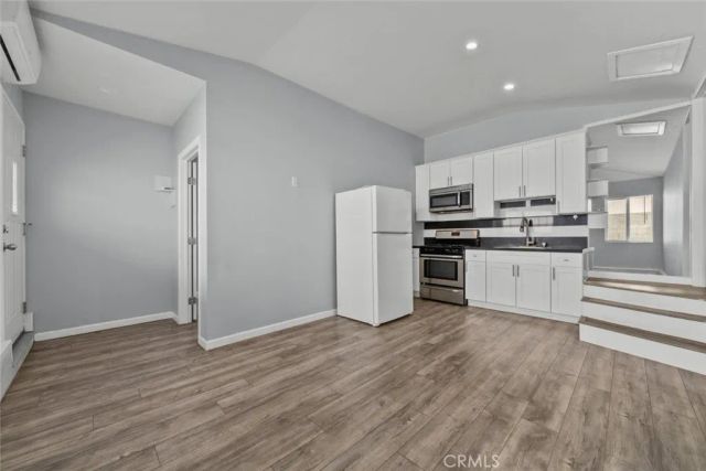 8447 Colbath Avenue, Panorama City, CA 91402