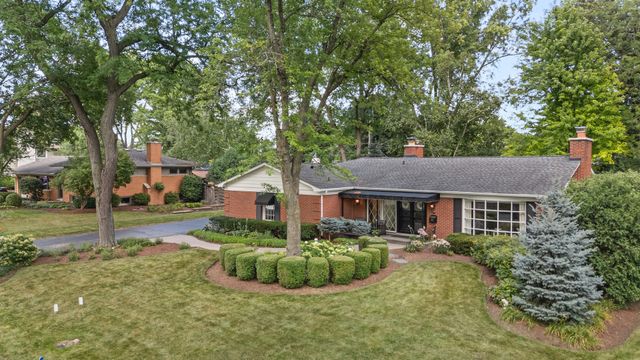 301 Willow Lane, Geneva, IL 60134