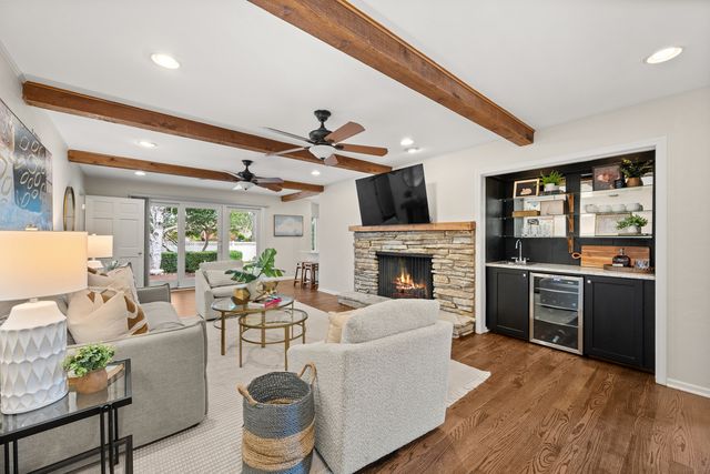 301 Willow Lane, Geneva, IL 60134