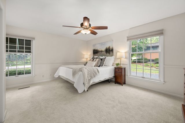 301 Willow Lane, Geneva, IL 60134