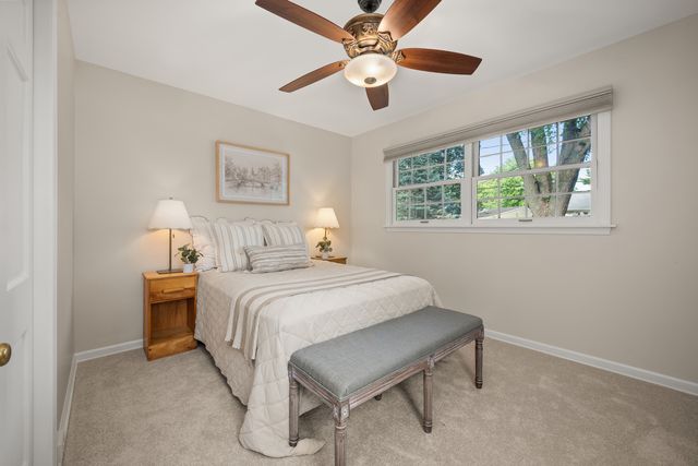 301 Willow Lane, Geneva, IL 60134