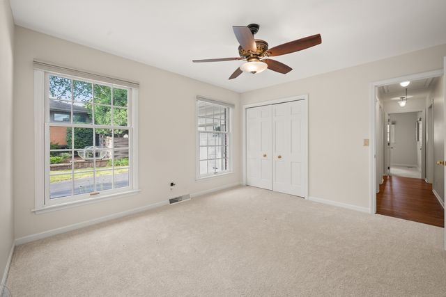 301 Willow Lane, Geneva, IL 60134