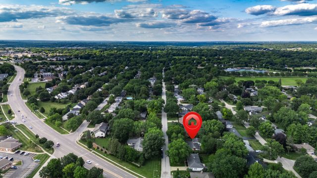 301 Willow Lane, Geneva, IL 60134