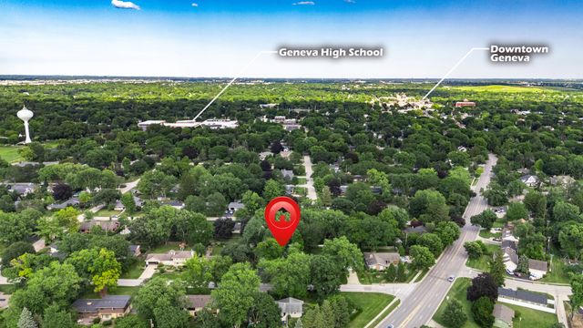 301 Willow Lane, Geneva, IL 60134