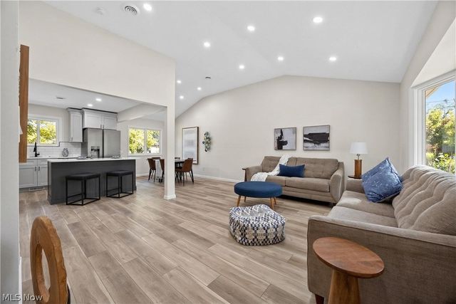 6151 Sherwood Drive, North Olmsted, OH 44070