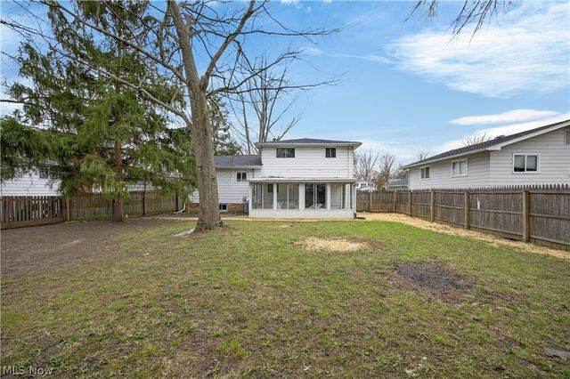 6151 Sherwood Drive, North Olmsted, OH 44070