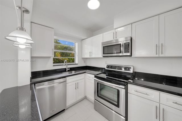 5605 SW 80th Street 10D, Miami, FL 33143