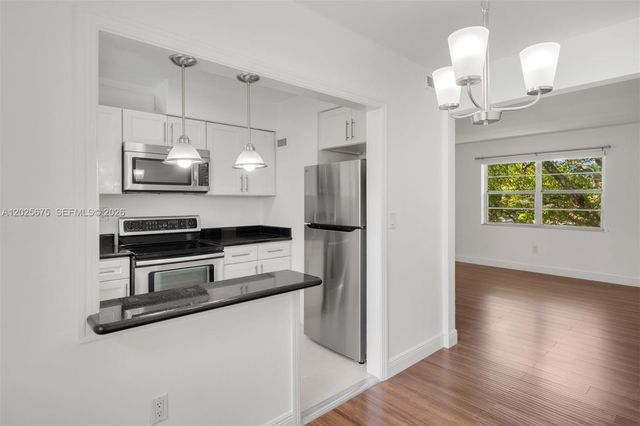 5605 SW 80th Street 10D, Miami, FL 33143