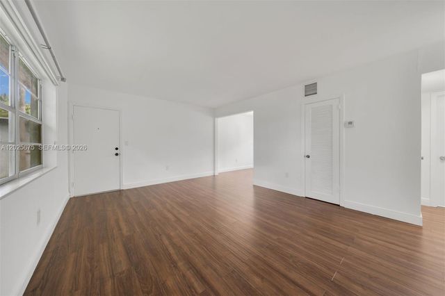 5605 SW 80th Street 10D, Miami, FL 33143
