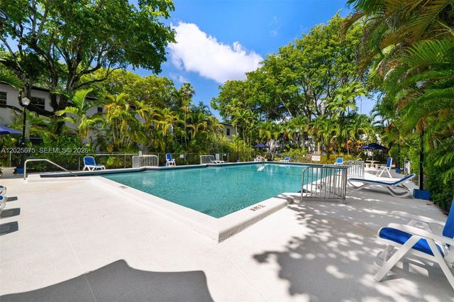 5605 SW 80th Street 10D, Miami, FL 33143
