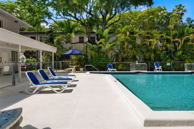 5605 SW 80th Street 10D, Miami, FL 33143