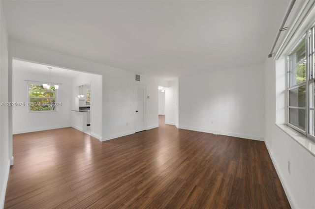 5605 SW 80th Street 10D, Miami, FL 33143