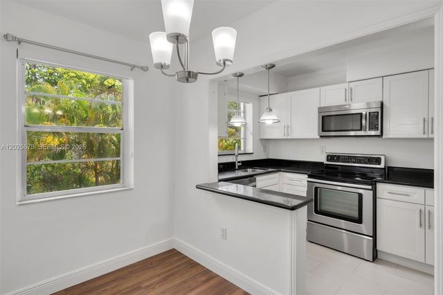 5605 SW 80th Street 10D, Miami, FL 33143