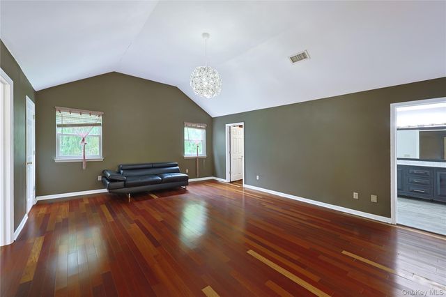 1010 Pine View, New Windsor, NY 12553