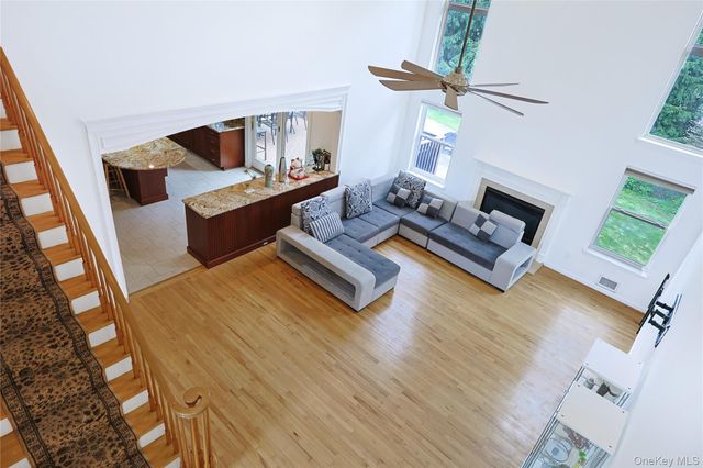 1010 Pine View, New Windsor, NY 12553