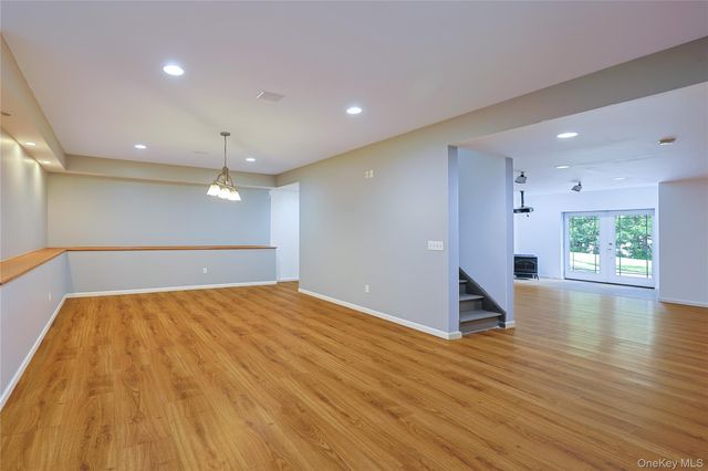 1010 Pine View, New Windsor, NY 12553