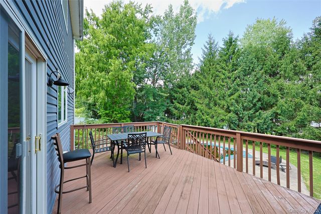 1010 Pine View, New Windsor, NY 12553