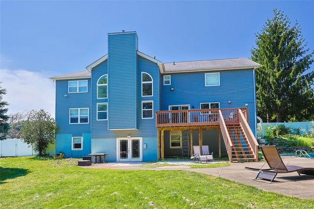 1010 Pine View, New Windsor, NY 12553