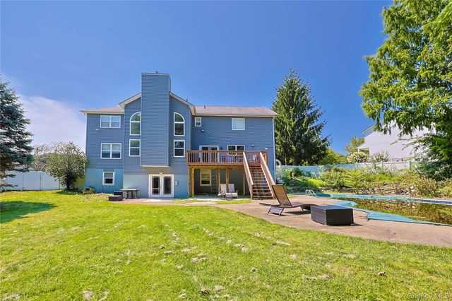 1010 Pine View, New Windsor, NY 12553