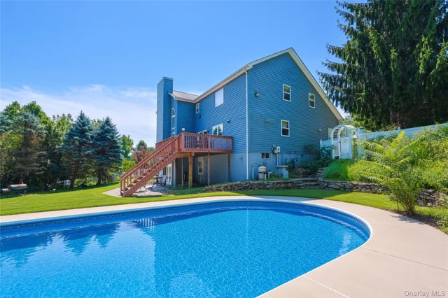 1010 Pine View, New Windsor, NY 12553