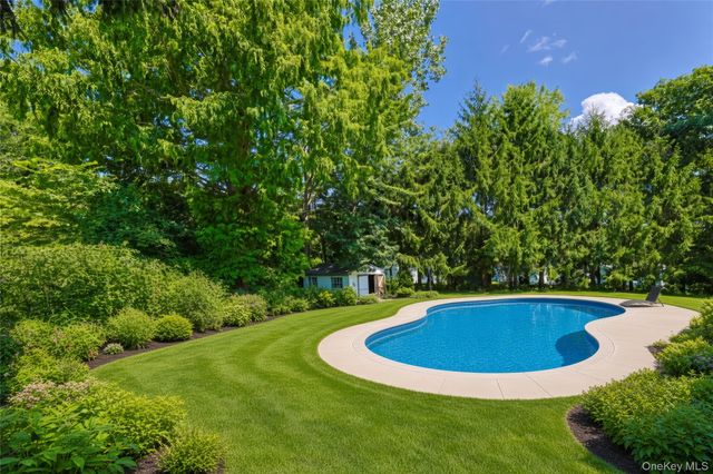 1010 Pine View, New Windsor, NY 12553