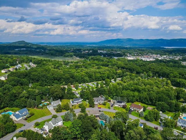 1010 Pine View, New Windsor, NY 12553