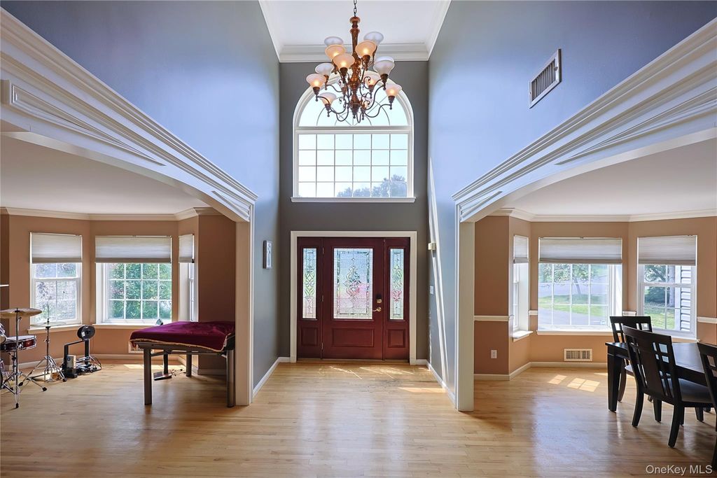 1010 Pine View, New Windsor, NY 12553 — photo 3
