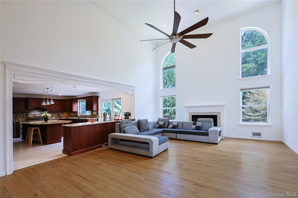 1010 Pine View, New Windsor, NY 12553 — photo 5