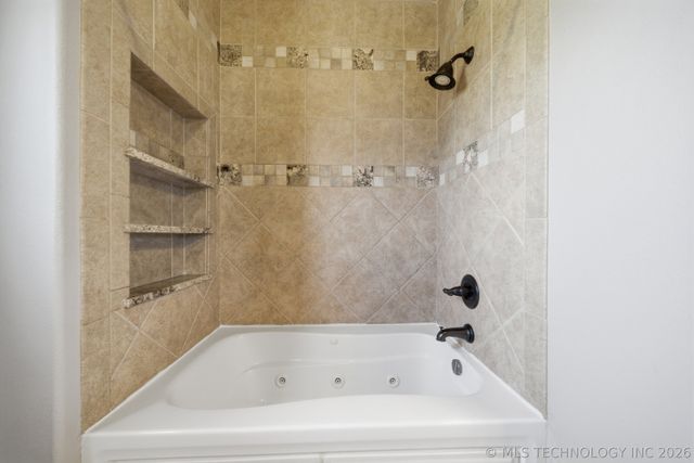 105 Legacy Court, Fort Gibson, OK 74434