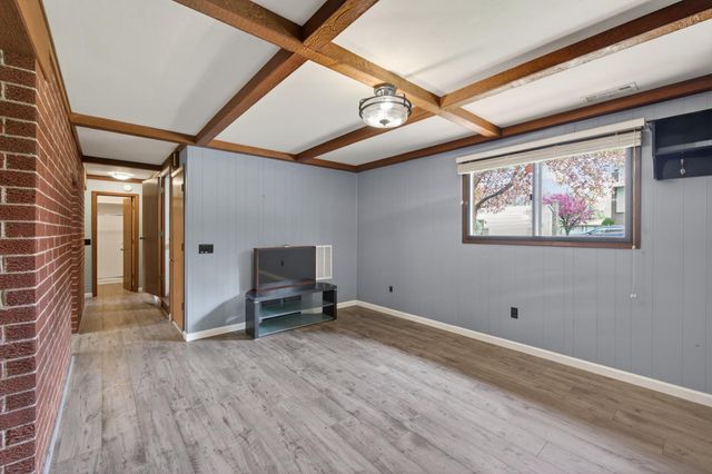 2505 Brenner Street, Roseville, MN 55113