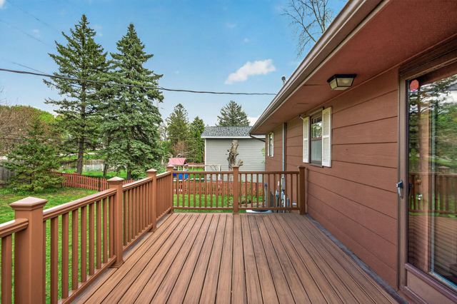 2505 Brenner Street, Roseville, MN 55113