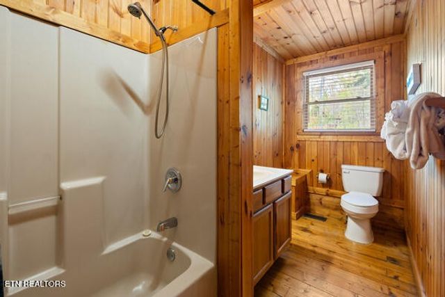 2415 N School House Gap Rd, Sevierville, TN 37876