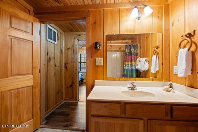 2415 N School House Gap Rd, Sevierville, TN 37876