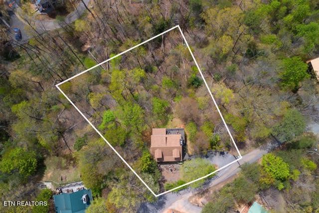 2415 N School House Gap Rd, Sevierville, TN 37876