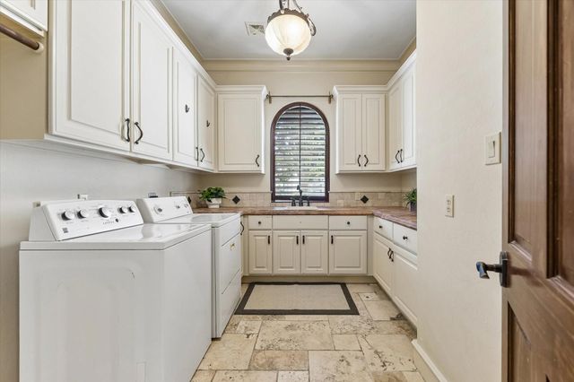 3511 St Tropez Way, Houston, TX 77082