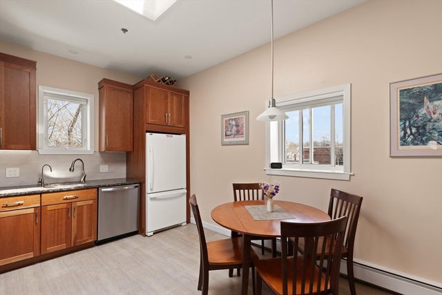 515 Pleasant St 3-1, Melrose, MA 02176