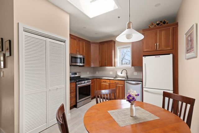 515 Pleasant St 3-1, Melrose, MA 02176