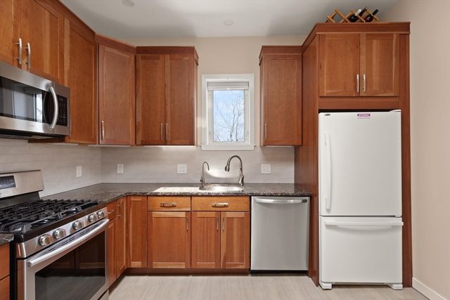 515 Pleasant St 3-1, Melrose, MA 02176