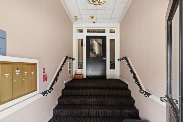 515 Pleasant St 3-1, Melrose, MA 02176