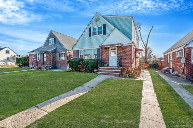 34 Meyer Avenue, Valley Stream, NY 11580