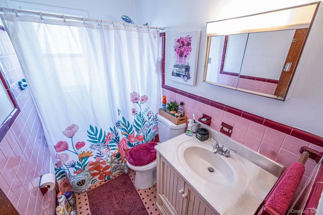 34 Meyer Avenue, Valley Stream, NY 11580