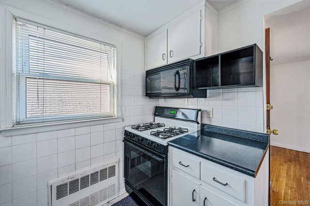 34 Meyer Avenue, Valley Stream, NY 11580