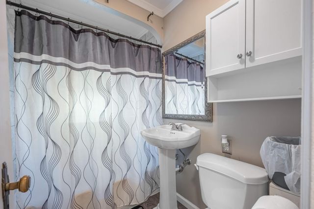 451 Lawnview Avenue, Springfield, OH 45505