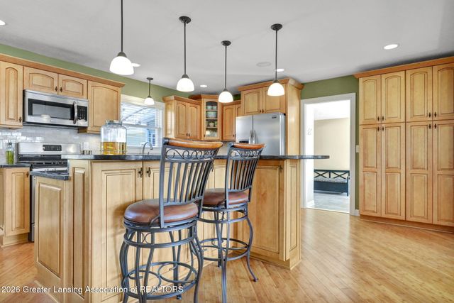 7360 Delta River Drive, Lansing, MI 48906