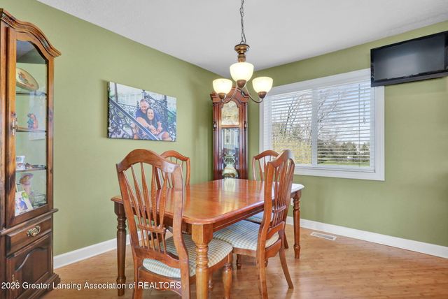 7360 Delta River Drive, Lansing, MI 48906
