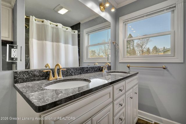 7360 Delta River Drive, Lansing, MI 48906
