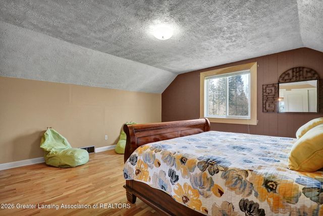 7360 Delta River Drive, Lansing, MI 48906