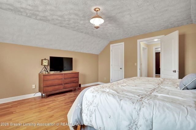 7360 Delta River Drive, Lansing, MI 48906