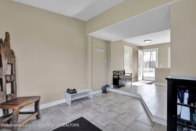 7360 Delta River Drive, Lansing, MI 48906